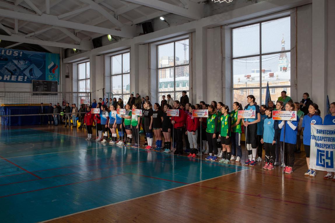 Фото В Улан-Удэ прошел турнир по волейболу среди женских команд организаций и учреждений