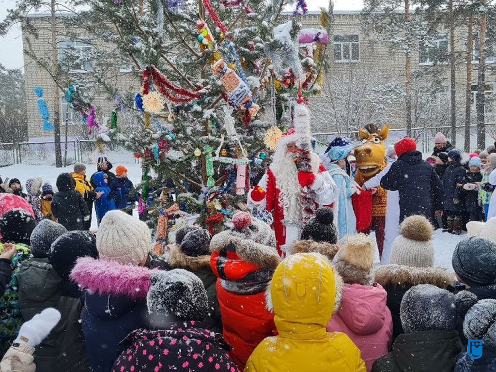 Фото На округах депутатов стартовали праздничные мероприятия к Новому году
