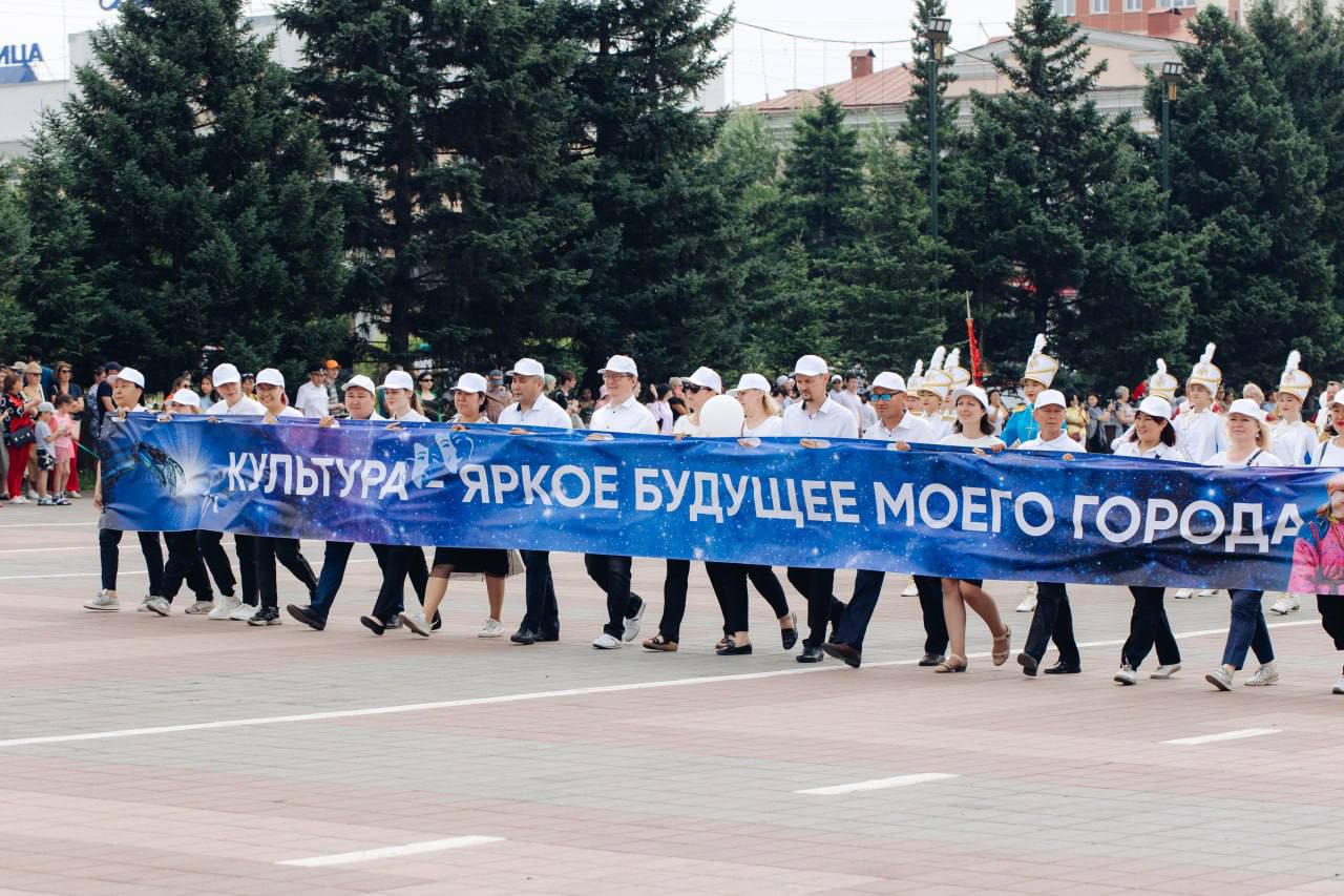 Фото Мэр Улан-Удэ Игорь Шутенков поздравил работников культуры с профессиональным праздником