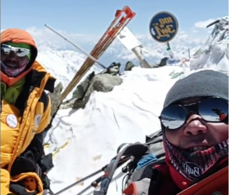 Фото Альпинисты из Бурятии покорили пик Ленина высотой 7134 м ►