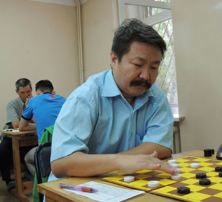 Фото Гроссмейстер из Бурятии стал чемпионом СФО по русским шашкам