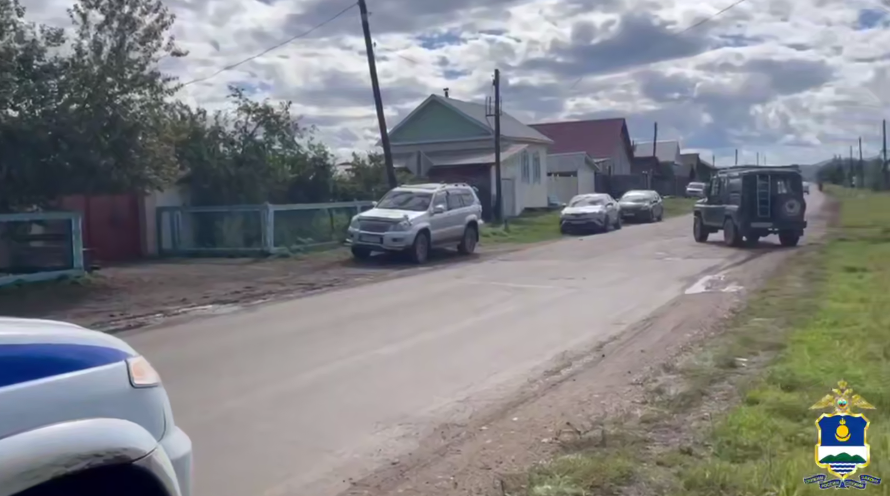 Фото В Бурятии 8-летняя девочка выбежала под колеса УАЗа