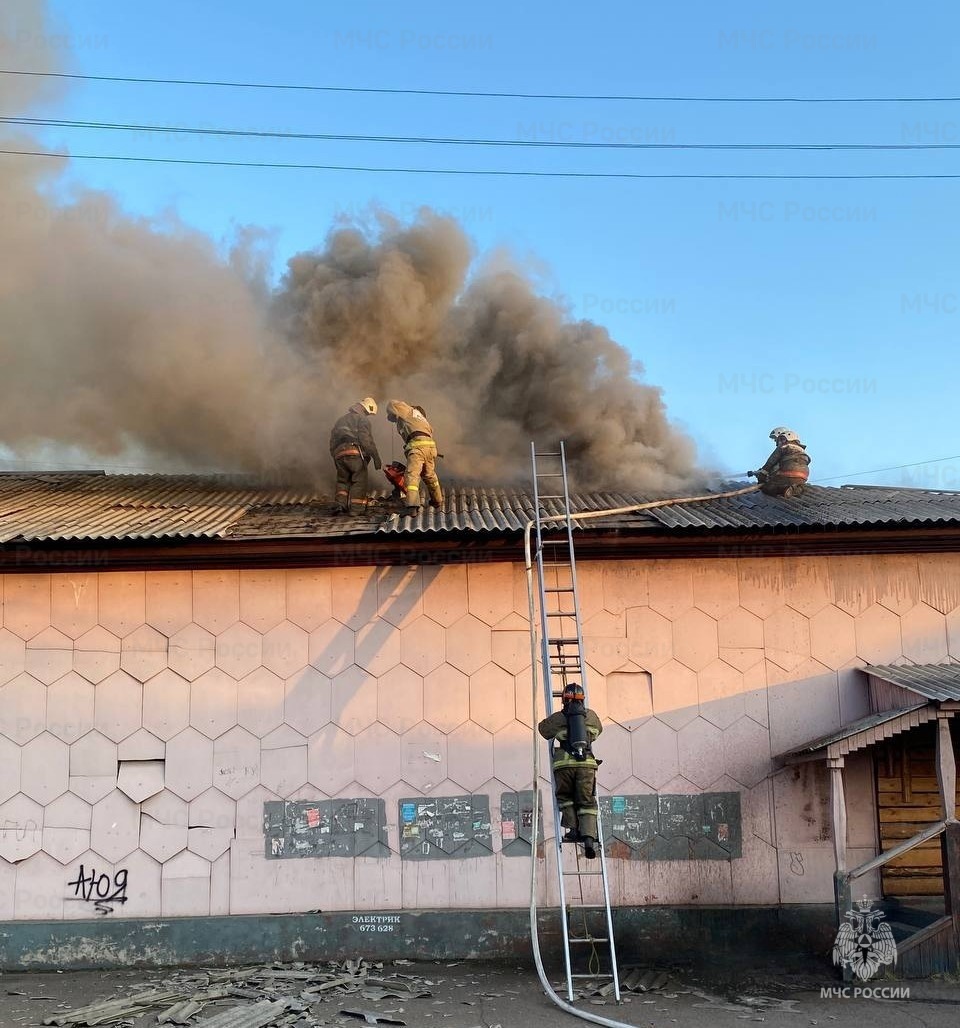 Фото В центре Улан-Удэ произошел пожар вблизи детского сада