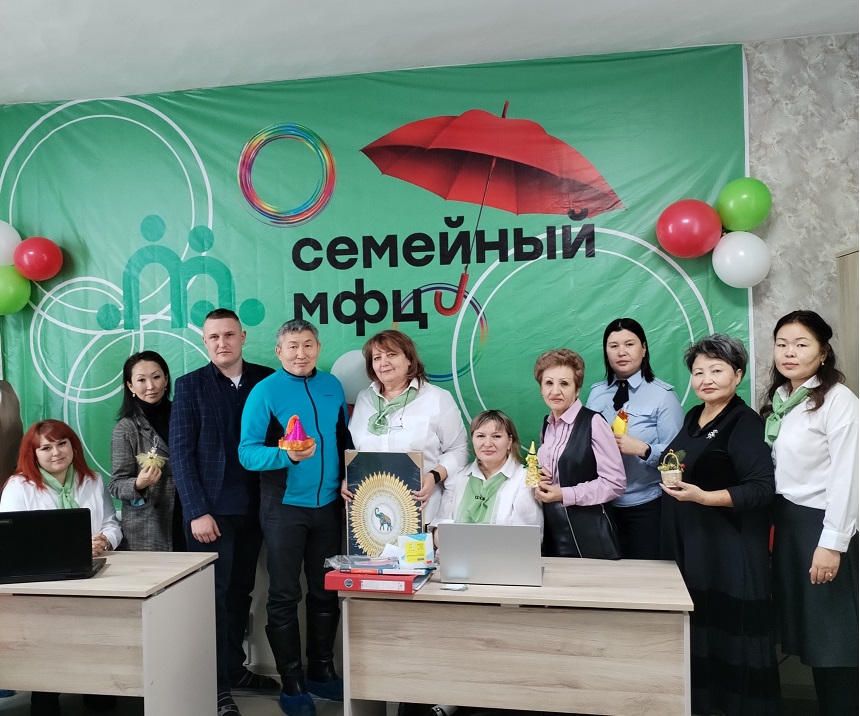 Фото Семейный МФЦ открылся в Селенгинском районе Бурятии