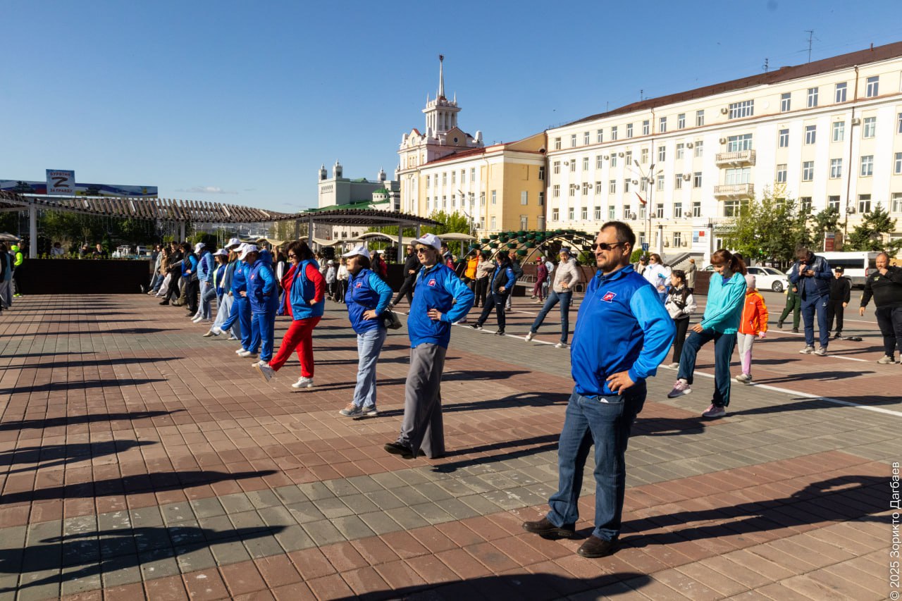 Фото Улан-удэнцы вышли на гимнастику с самого утра 