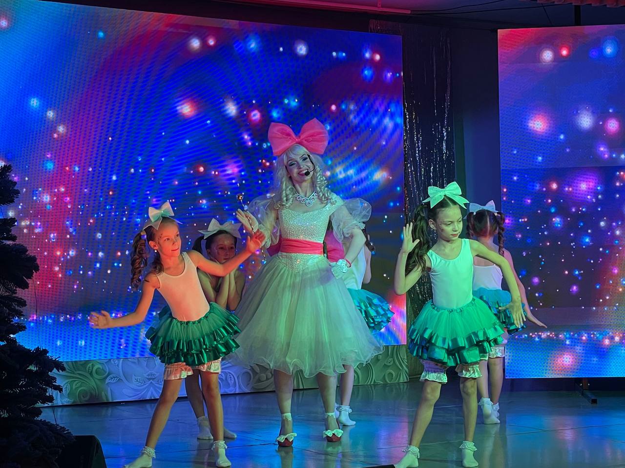 Фото В Улан-Удэ казаки подарили детям новогоднюю сказку