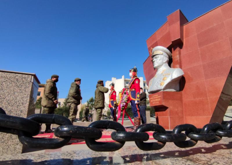 Фото Военнослужащие Бурятии почтили память маршала Жукова на учениях в Монголии (ФОТО)