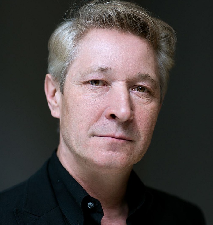 Фото Актер русского театра Бурятии Сергей Васильев: под песни 60 –ых годов 