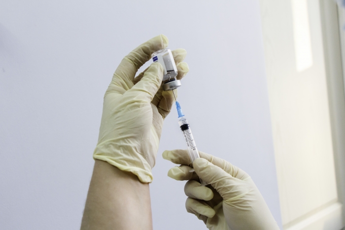 Фото Пациентам с ВИЧ-инфекцией рекомендуется пройти вакцинацию от COVID-19