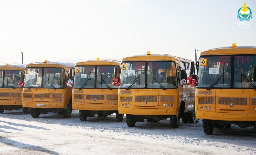 Фото 24 школы Бурятии получили новые автобусы