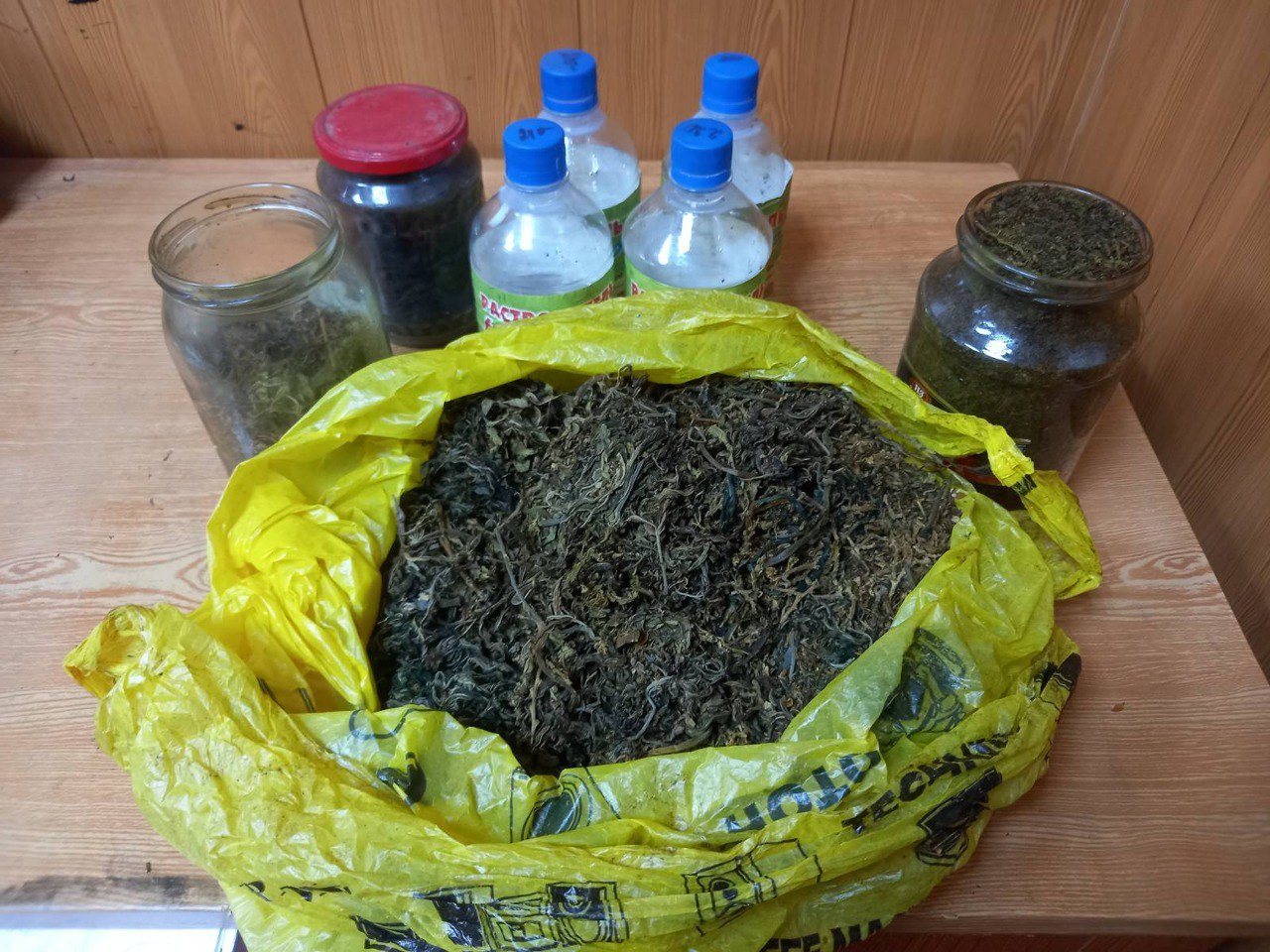 Фото У молодого парня в селе Бурятии нашли 2 кг марихуаны