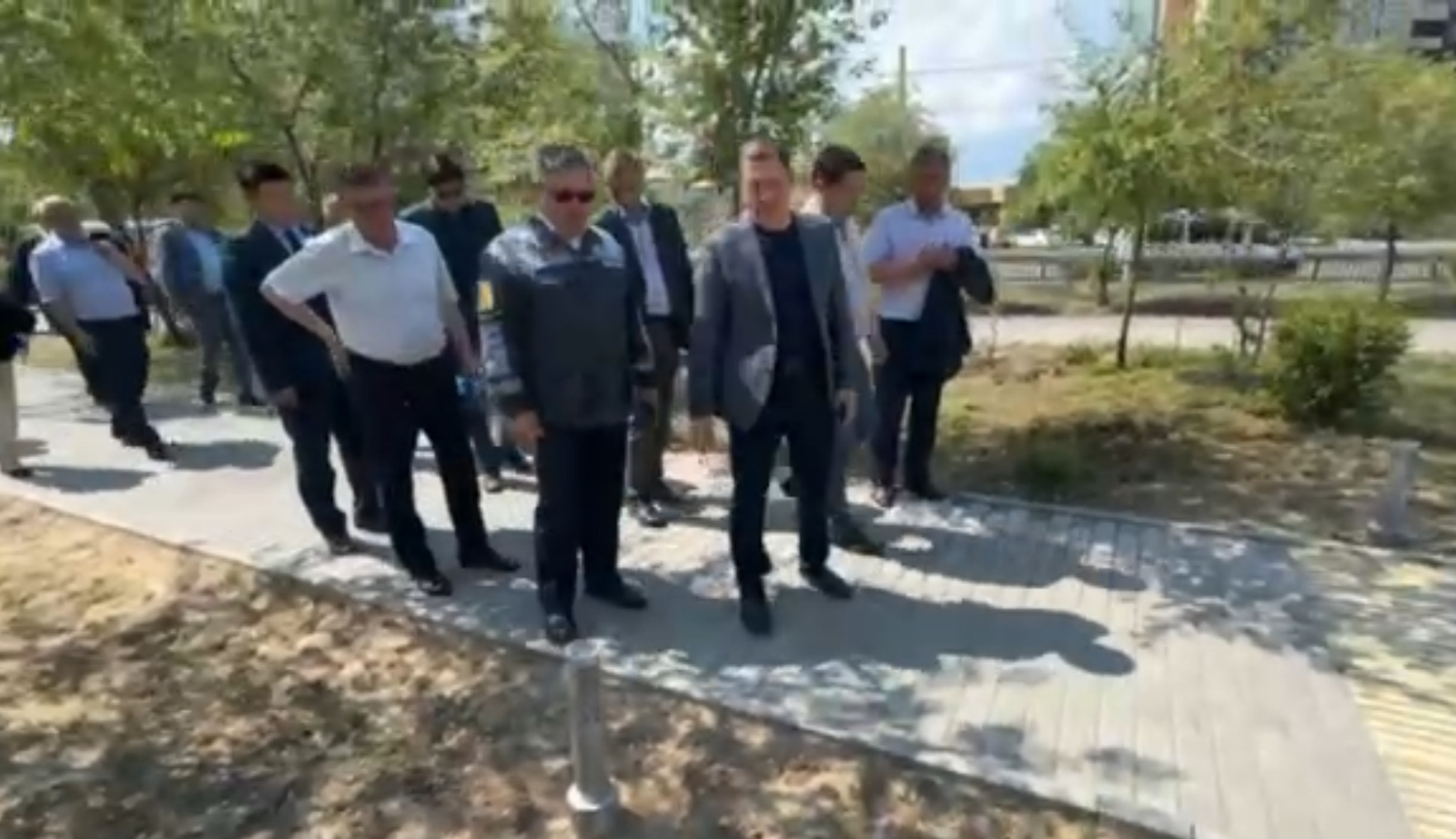 Фото Мэр Улан-Удэ проверил сквер «Зодчий»