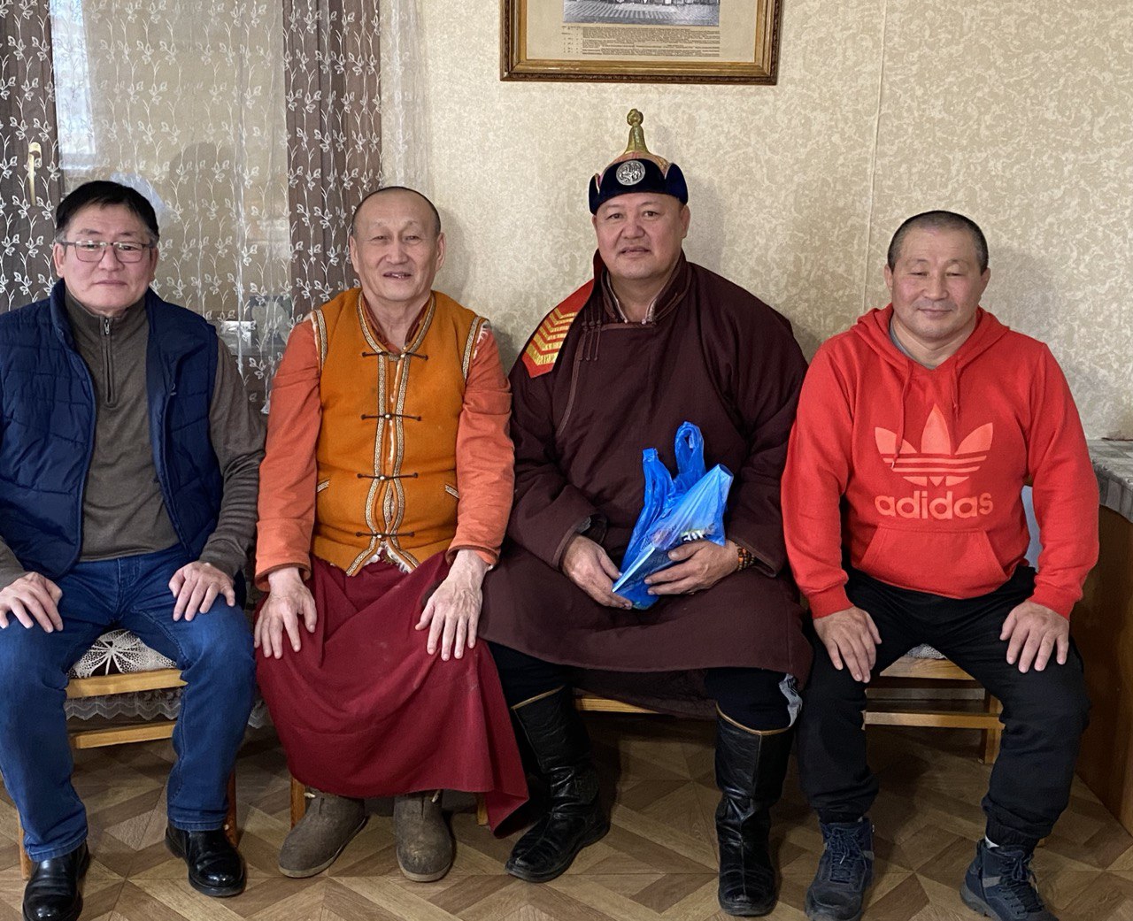 Фото В Бурятии глава буддистов России принял в резиденции Хамбо лам известного борца из Монголии