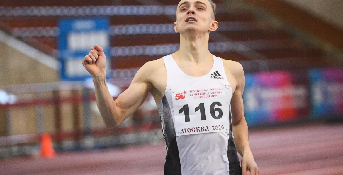 Фото Бурятский бегун установил рекорд на соревнованиях в Москве