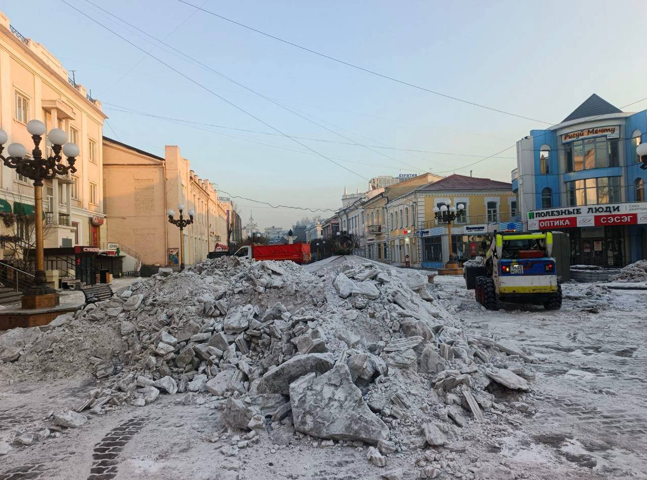 Фото В Улан-Удэ усилили работу по уборке «снежной каши»