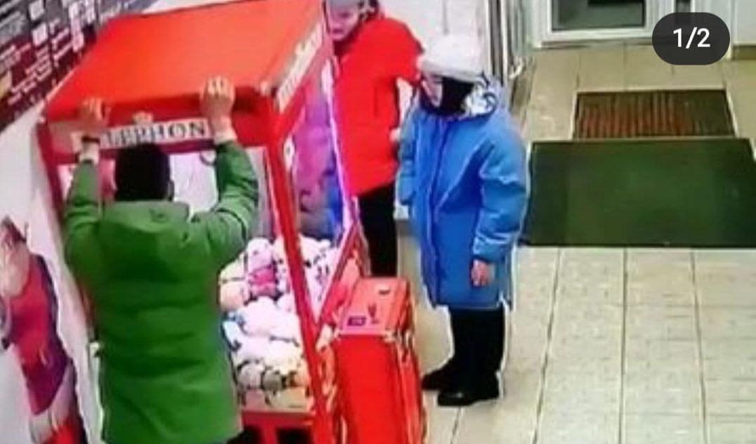 Фото Владелец автомата с игрушками в Улан-Удэ подаст в суд на малолетних взломщиков