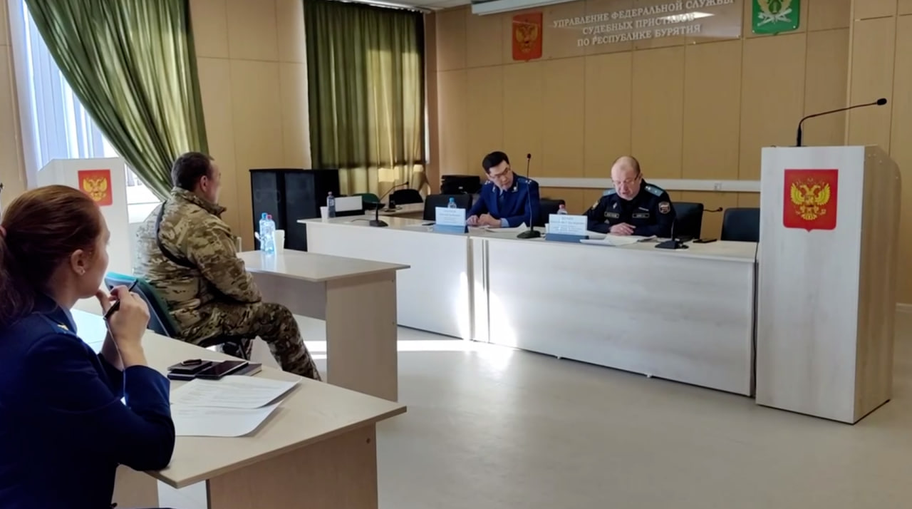 Фото Зампрокурора и замруководителя УФССП России по Бурятии провели прием граждан