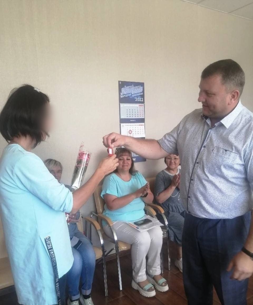 Фото В Заиграевском районе Бурятии девушке-сироте вручили ключи от квартиры