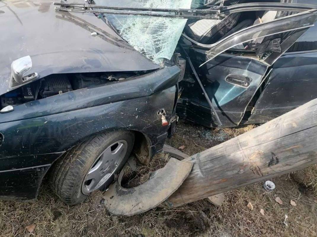 Фото В Бурятии пожарные вытащили водителя из западни