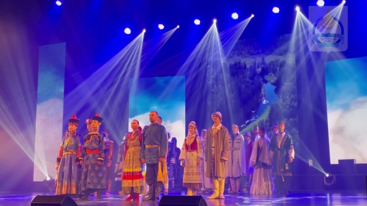 Фото В Русском драмтеатре Бурятии состоялся концерт «Мы вместе», посвященный Дню народного единства (ВИДЕО)