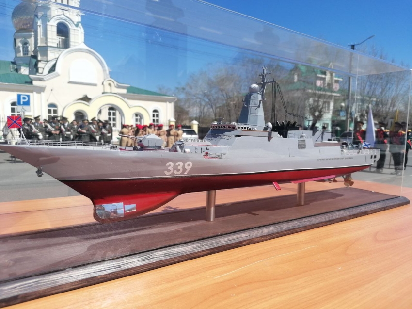 Фото Макет боевого корабля «Герой Российской Федерации Алдар Цыденжапов» передан на вечное хранение