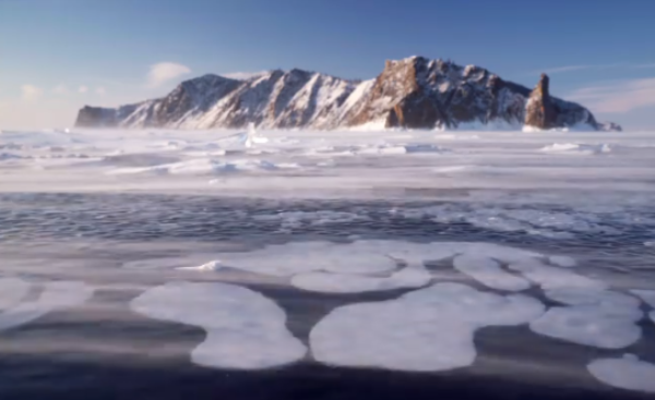 Фото Пузыри воздуха во льду Байкала появляются не только из-за метана