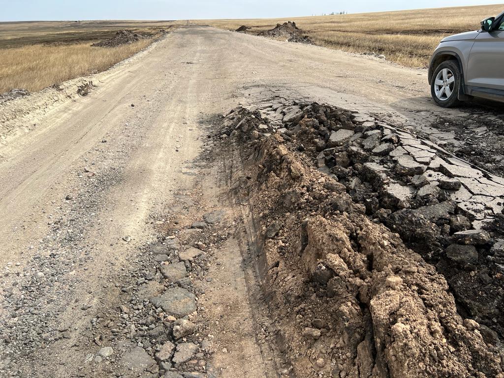 Фото В районе Бурятии дорогу с рытвинами отремонтируют (ФОТО)