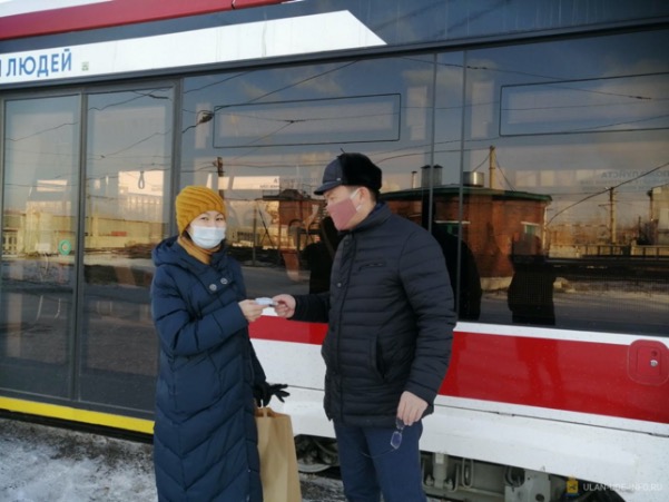 Фото Шутенков поддержал волонтеров из Улан-Удэ бесплатным проездом на трамваях