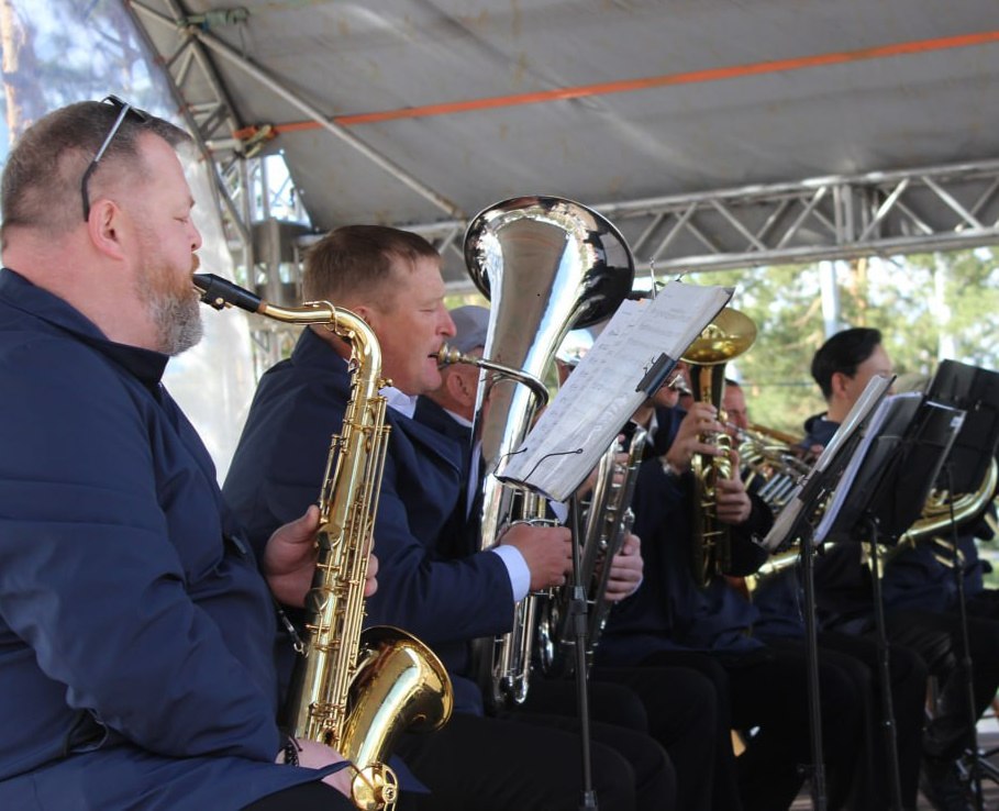 Фото В улан-удэнском парке «Юбилейный» оркестр даст концерт ко Дню флага России