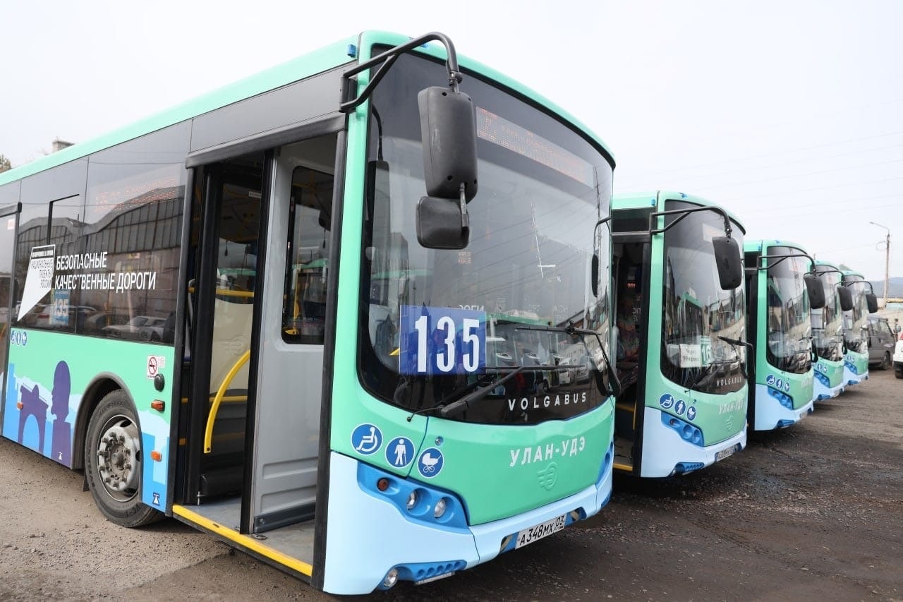 Фото В столице Бурятии выйдут на маршруты 15 новых автобусов