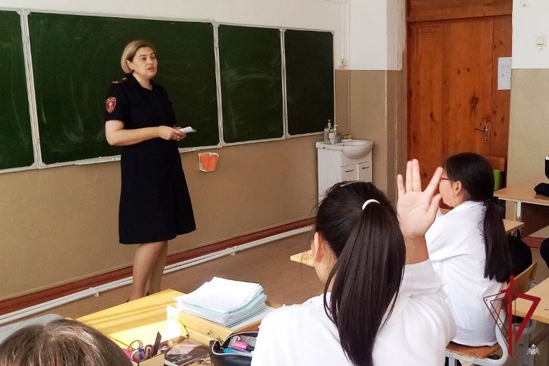 Фото Школьникам Улан-Удэ рассказали о специальностях в ведомственных вузах Росгвардии