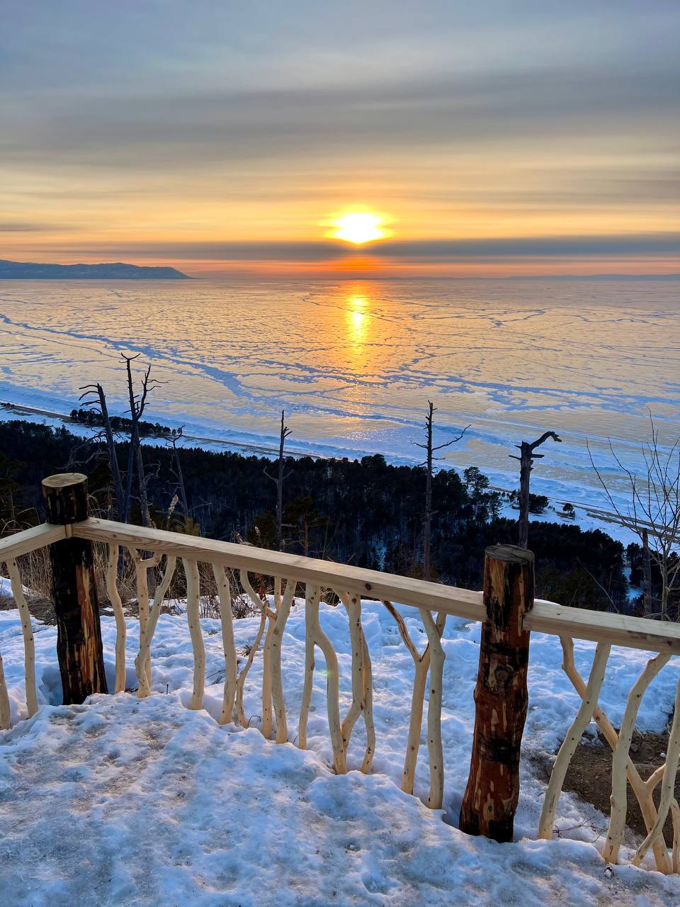 Фото В Бурятии на берегу Байкала открылась смотровая площадка с завораживающим видом