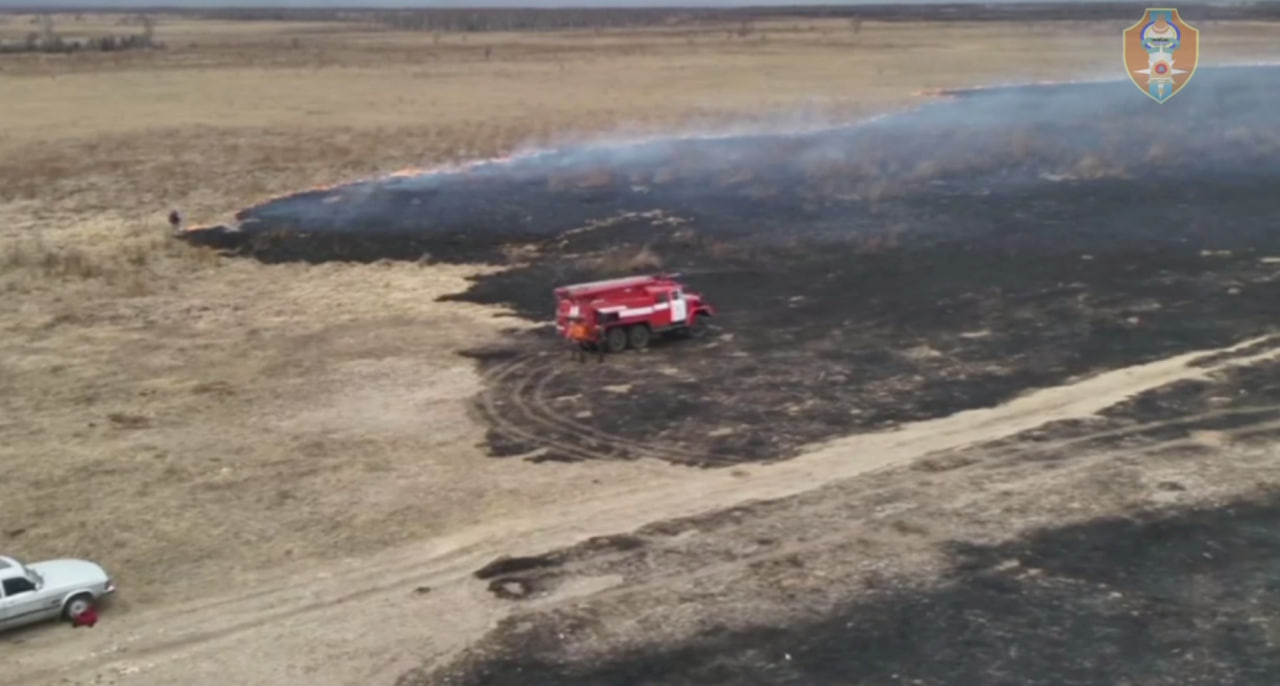 Фото В Бурятии продолжается борьба с крупными ландшафтными пожарами 