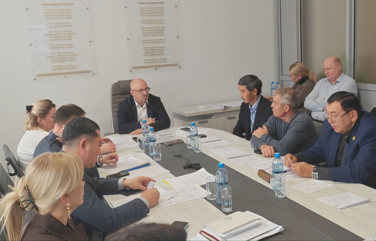 Фото В комитете Улан-Удэнского горсовета обсудили острые проблемы ЖКХ