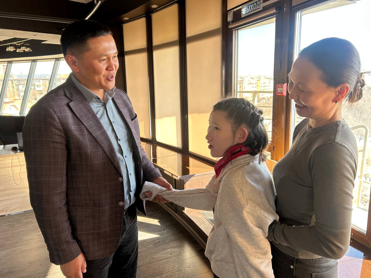 Фото В дни Сагаалгана «АпатитАгро» подарил маленькой жительнице Бурятии удивительный подарок 