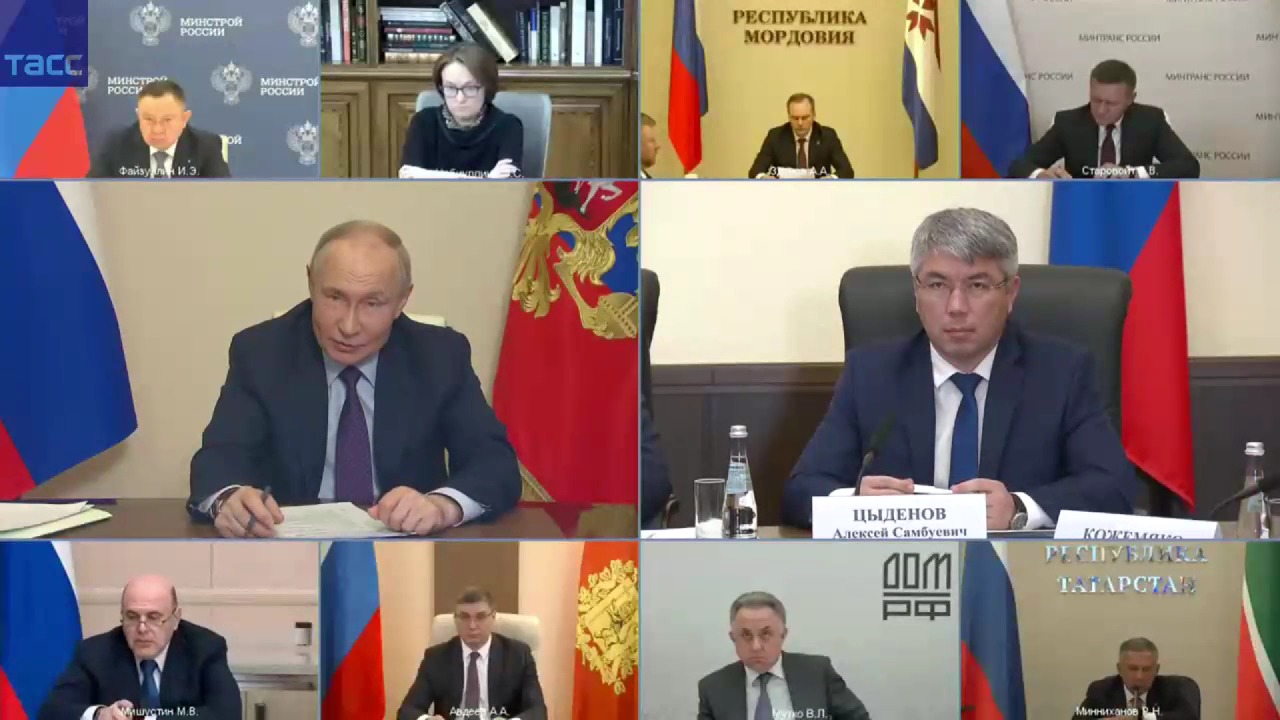 Фото Владимир Путин дал поручения по предложениям главы Бурятии по вопросу обновления общественного транспорта в регионах