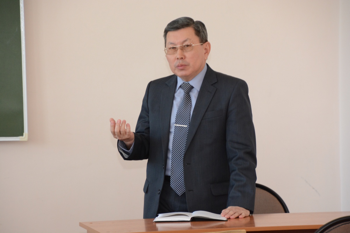 Фото Елаев: В Конституции закрепят гарантии сохранения этнокультурного и языкового многообразия