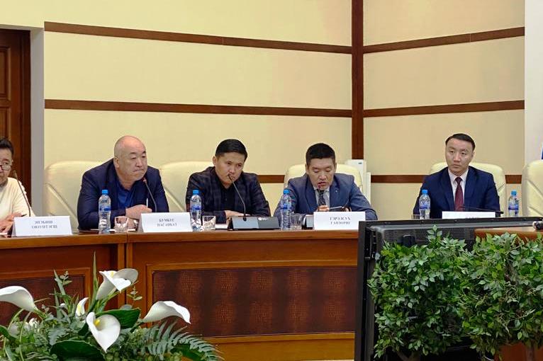 Фото В Бурятии обсудили вопросы работы ТЭЗ беспошлинной торговли «Алтан Булаг»