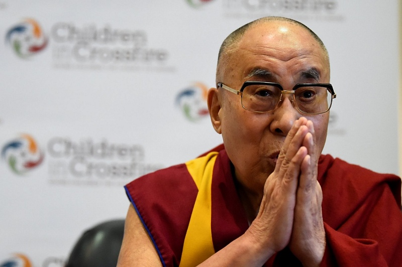 Фото Далай-лама проведет в больнице три дня