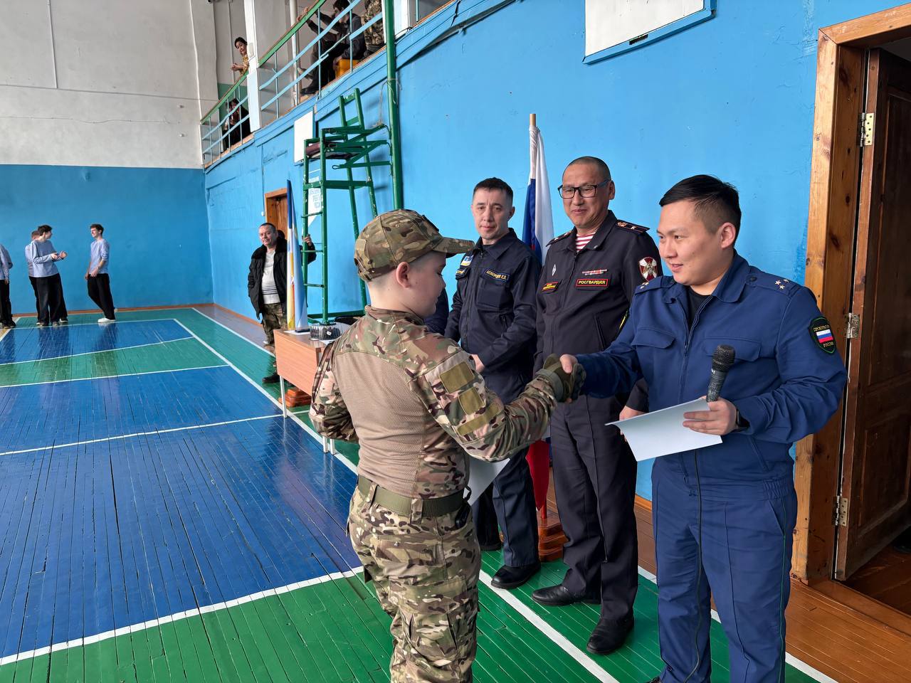 Фото Учащиеся школы в Бурятии провели смотр песни и строя 