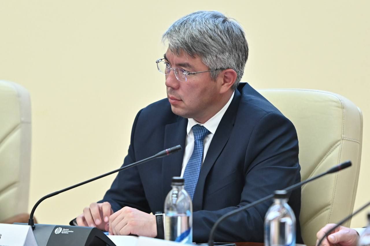 Фото Глава Бурятии поздравил жителей республики с Днём Государственного флага России