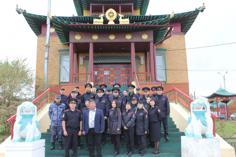 Фото В Улан-Удэ прошел молебен памяти полицейских, погибших при выполнении служебных обязанностей