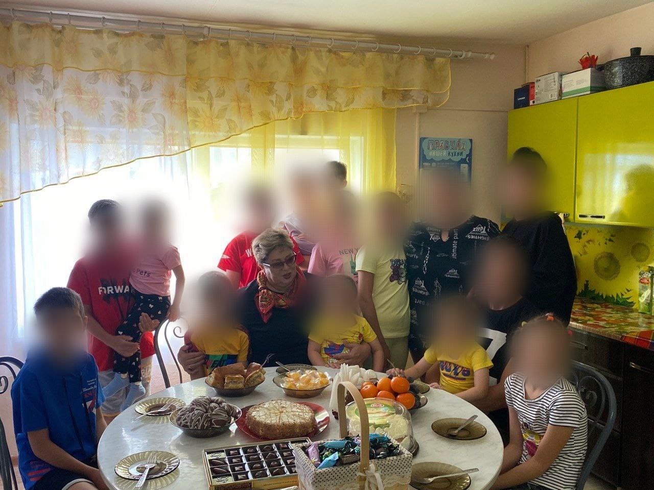 Фото Министр социальной защиты населения Бурятии побывала в гостях у многодетной семьи