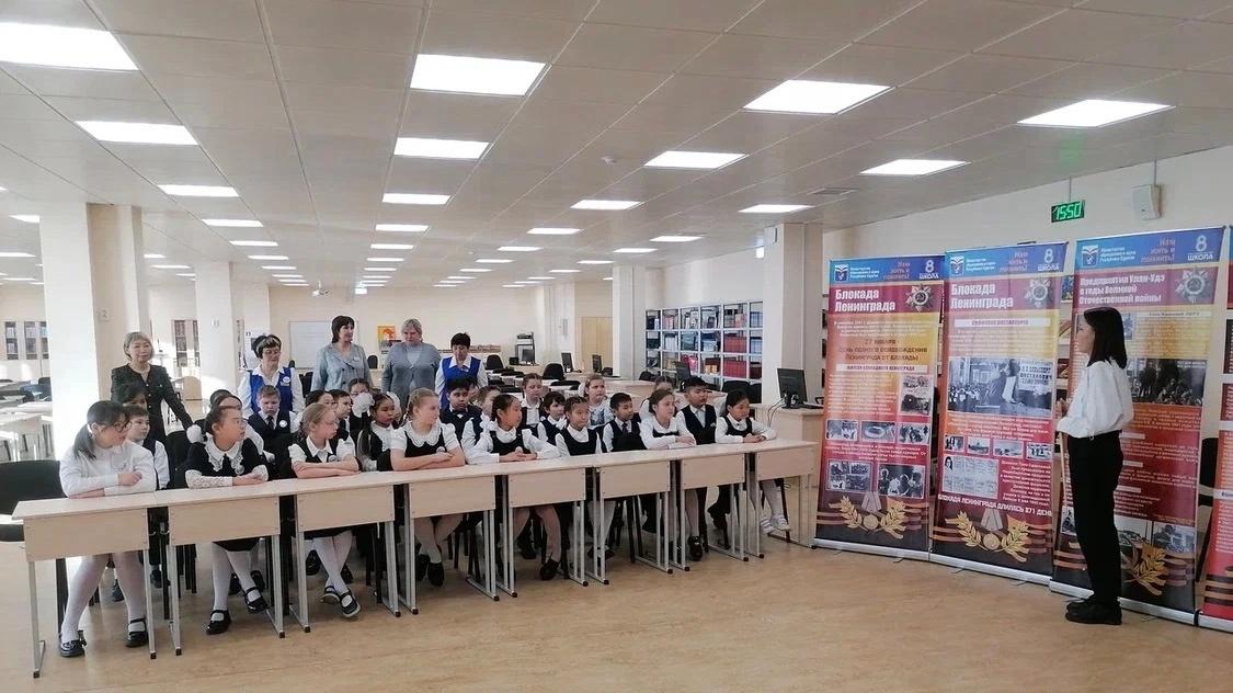 Фото Школьники Улан-Удэ и Старобешево пообщались через телемост