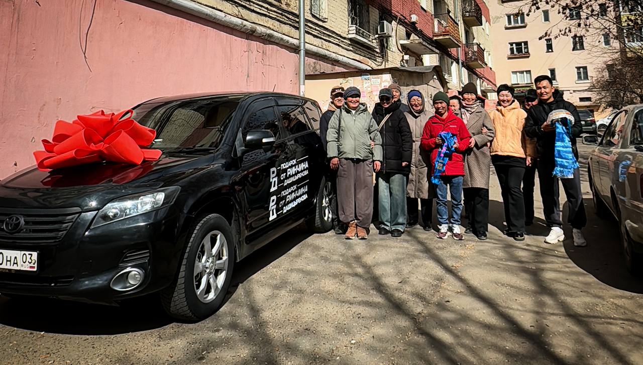 Фото Жительница Закаменского района Бурятии выиграла автомобиль TOYOTA RAV4