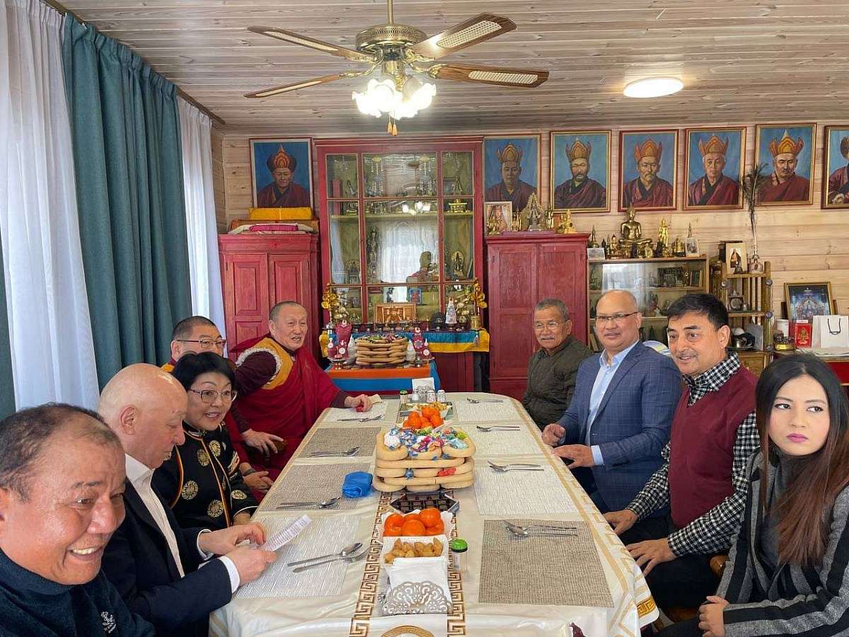 Фото Гости из Непала побывали в главном дацане Бурятии