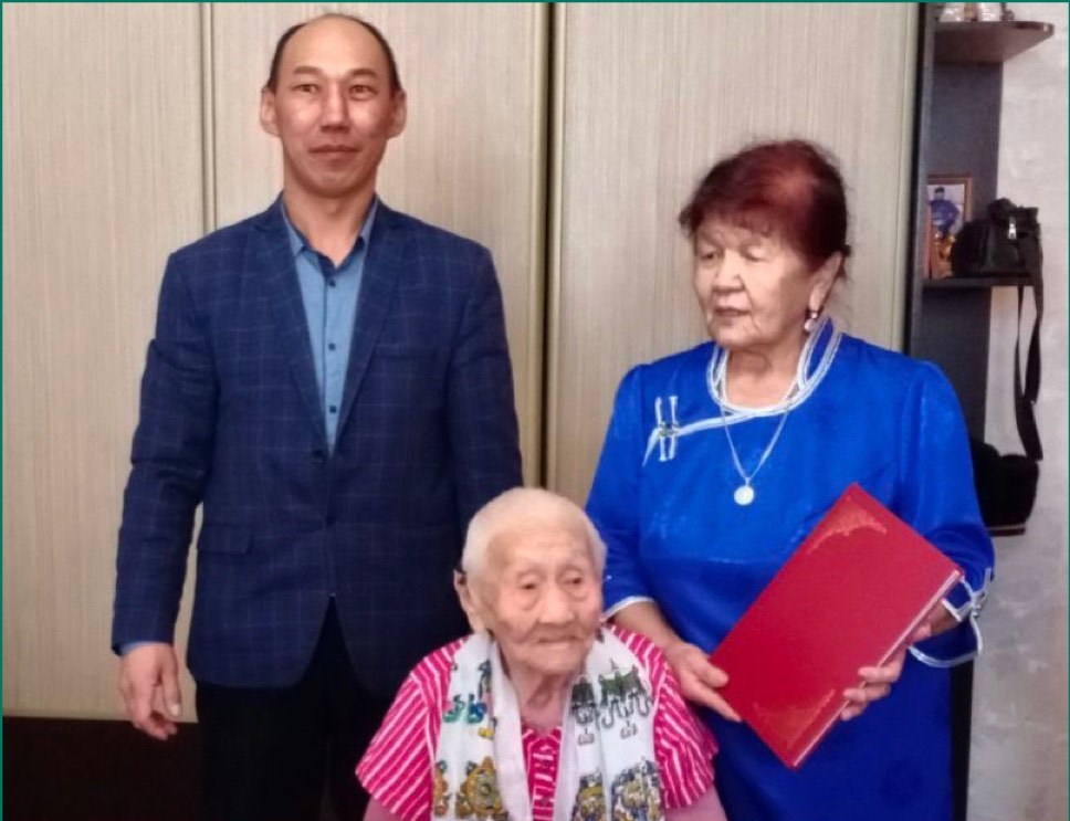 Фото В Бурятии чабанка отмечает 95-летний юбилей