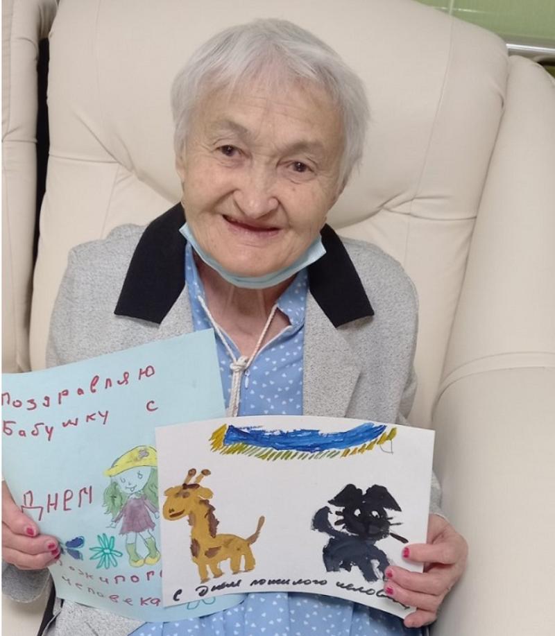 Фото В Бурятии воспитанники центра «Светлый» сделали подарки бабушкам и дедушкам