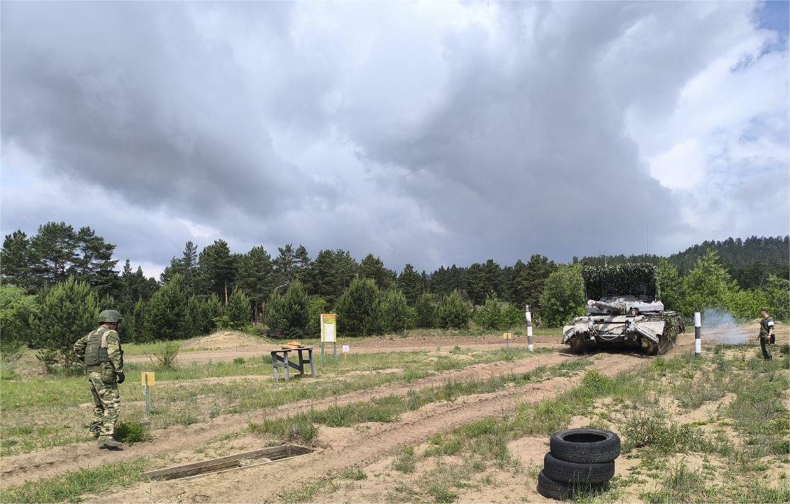 Фото В Бурятии новобранцы ВВО осваивают курс интенсивной одиночной подготовки