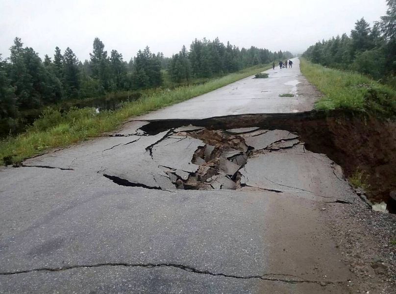 Фото Проливные дожди разрушили дорогу в Баунтовском районе